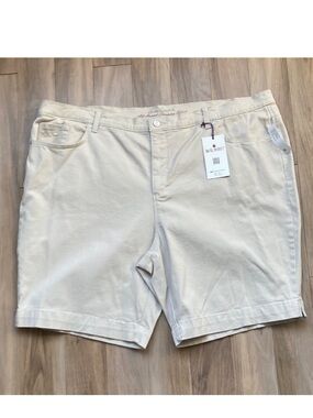 Gloria Vanderbilt Amanda Bermuda Short flawless stretch classic rise 24W